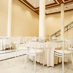 Hotel Azz Medea 4*