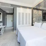 Hotel Azz Medea 4*