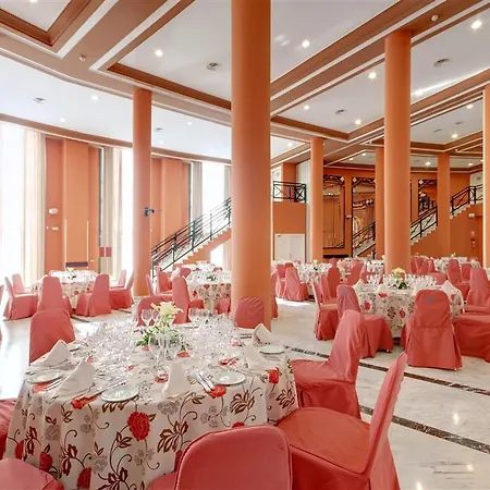 فندق Azz Medea ميريذا